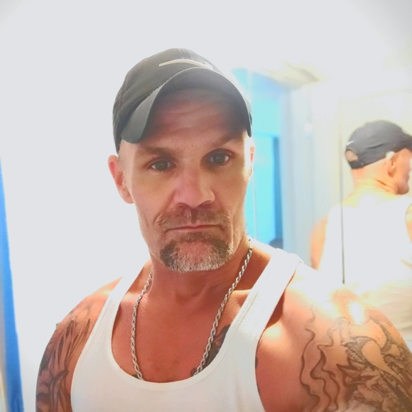 Meet your Posher, Adam - Picture 1 of 2